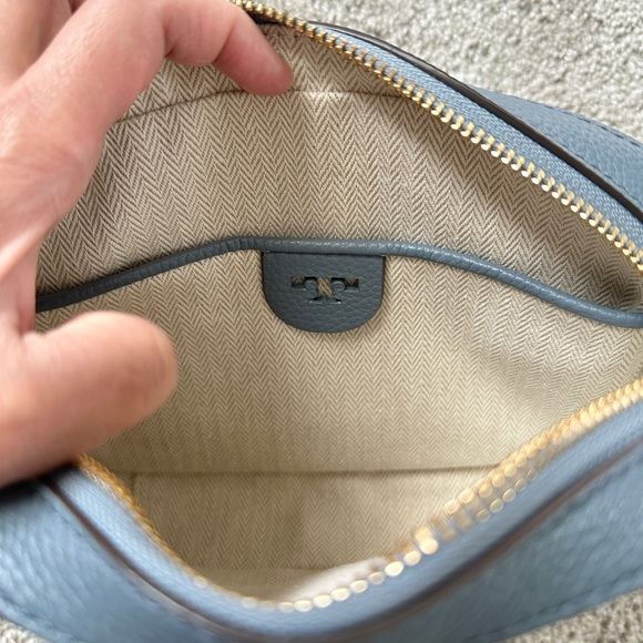 SOLD | Tory Burch Brunnera Blue McGraw Camera Bag Like New - Picture 11 of 16